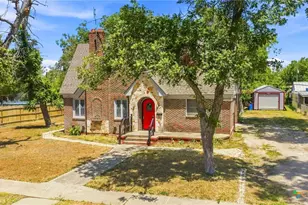 210 S Cedar St, Seguin, TX 78155 - Photo 5