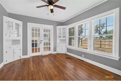 210 S Cedar Street, Seguin, TX 78155 - Photo 11