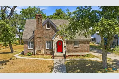 210 S Cedar Street, Seguin, TX 78155 - Photo 3