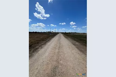 275 Cannon North Drive, Gonzales, TX 78629 - Photo 3
