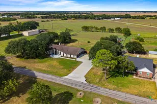 1107 Fairlane Dr, Ganado, TX 77962 - Photo 3