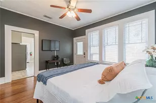 147 S Academy Ave, New Braunfels, TX 78130 - Photo 19