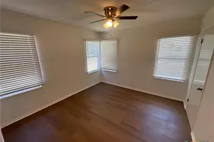 1004 Lawndale Ave, Victoria, TX 77901 - Photo 13