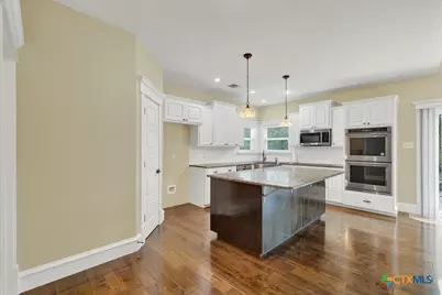 204 Falling Hills, New Braunfels, TX 78132 - Photo 11