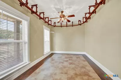 204 Falling Hills, New Braunfels, TX 78132 - Photo 7