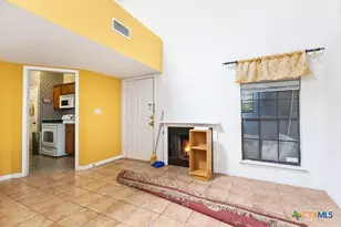 1203 Hazelton St, San Marcos, TX 78666 - Photo 5