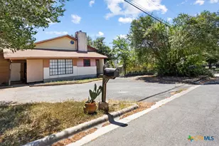 1203 Hazelton St, San Marcos, TX 78666 - Photo 3