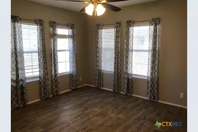 630 E Pine Street, Seguin, TX 78155 - Photo 3
