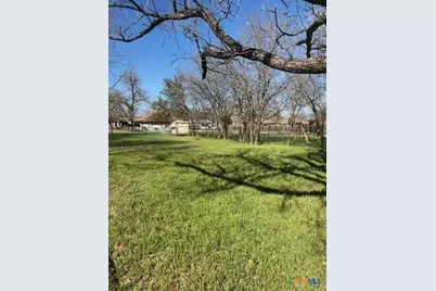 630 E Pine Street, Seguin, TX 78155 - Photo 7