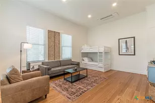 123 S Academy Ave, New Braunfels, TX 78130 - Photo 5