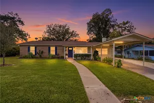 228 S Ponton St, Gonzales, TX 78629 - Photo 1