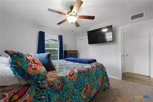 228 S Ponton St, Gonzales, TX 78629 - Photo 7