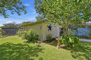 228 S Ponton St, Gonzales, TX 78629 - Photo 17