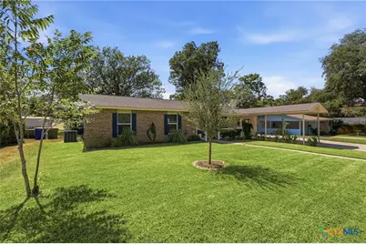228 S Ponton Street, Gonzales, TX 78629 - Photo 5