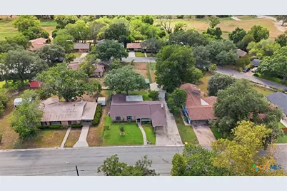 228 S Ponton Street, Gonzales, TX 78629 - Photo 27