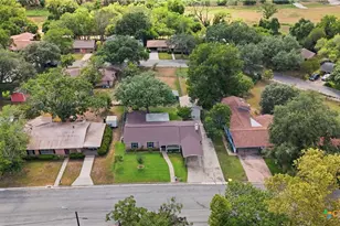 228 S Ponton St, Gonzales, TX 78629 - Photo 27