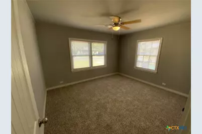 809 E 12th Avenue, Belton, TX 76513 - Photo 5