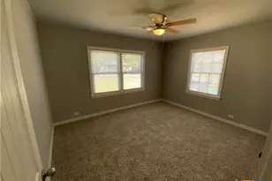 809 E 12th Ave, Belton, TX 76513 - Photo 5