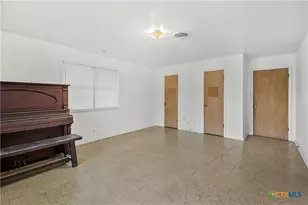 2214 S 43rd St, Temple, TX 76504 - Photo 9