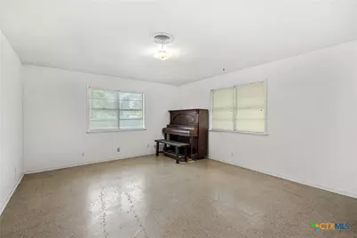 2214 S 43rd Street, Temple, TX 76504 - Photo 9