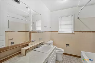 2214 S 43rd St, Temple, TX 76504 - Photo 17