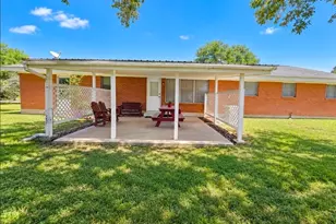 706 N San Patricio St, Goliad, TX 77963 - Photo 3