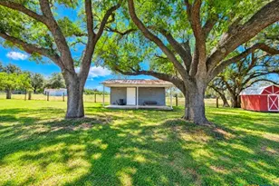 706 N San Patricio St, Goliad, TX 77963 - Photo 13
