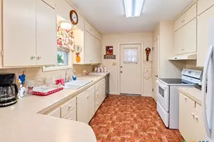 706 N San Patricio St, Goliad, TX 77963 - Photo 7