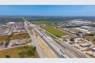 735 E Interstate 10, Seguin, TX 78155 - Photo 5