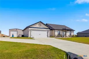 297 Whitetail Ln, Victoria, TX 77905 - Photo 1