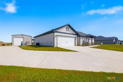 297 Whitetail Lane, Victoria, TX 77905 - Photo 3