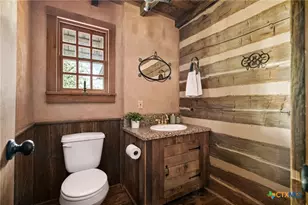 401 Clear Creek Ln, Fredericksburg, TX 78624 - Photo 17