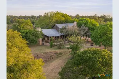 401 Clear Creek Ln, Fredericksburg, TX 78624 - Photo 1
