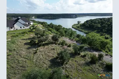 215 Lakeview Drive, Morgans Point, TX 76513 - Photo 1