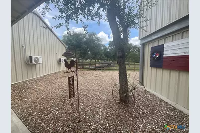 17377 Hwy 87, Nursery, TX 77976 - Photo 11
