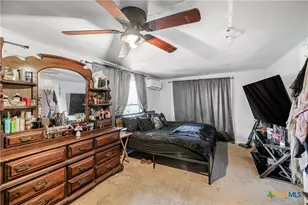 801 Josephine St, Yoakum, TX 77995 - Photo 19