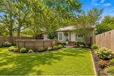 801 Josephine Street, Yoakum, TX 77995 - Photo 35