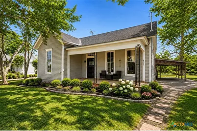 801 Josephine Street, Yoakum, TX 77995 - Photo 1