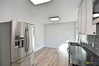 571 W Merriweather Street, New Braunfels, TX 78130 - Photo 17
