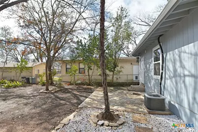 571 W Merriweather Street, New Braunfels, TX 78130 - Photo 37