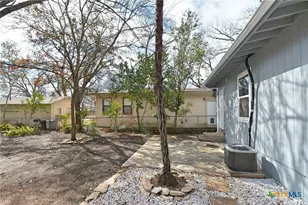571 W Merriweather St, New Braunfels, TX 78130 - Photo 37