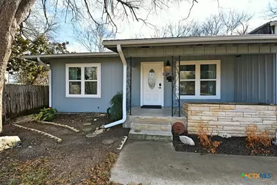 571 W Merriweather Street, New Braunfels, TX 78130 - Photo 3