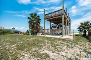 703 N Ocean Dr, Port Lavaca, TX 77979 - Photo 1