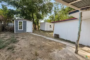 1001 Tony Lee St, Seguin, TX 78155 - Photo 9