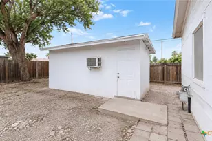 1001 Tony Lee St, Seguin, TX 78155 - Photo 7
