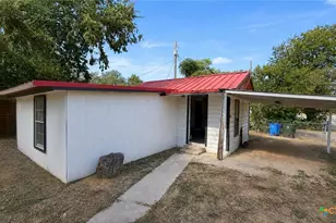1001 Tony Lee St, Seguin, TX 78155 - Photo 5