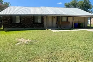 824 Larry Dr, Gonzales, TX 78629 - Photo 1
