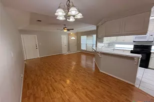 212 Dogwood Dr, New Braunfels, TX 78130 - Photo 7