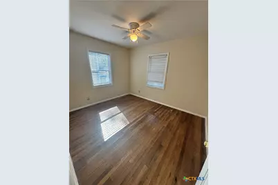 1312 E Mistletoe Avenue, Victoria, TX 77901 - Photo 11