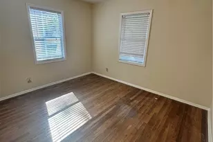 1312 E Mistletoe Ave, Victoria, TX 77901 - Photo 11